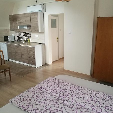 Hotel Revesz Vendeghaz Harkány Exteriér fotografie