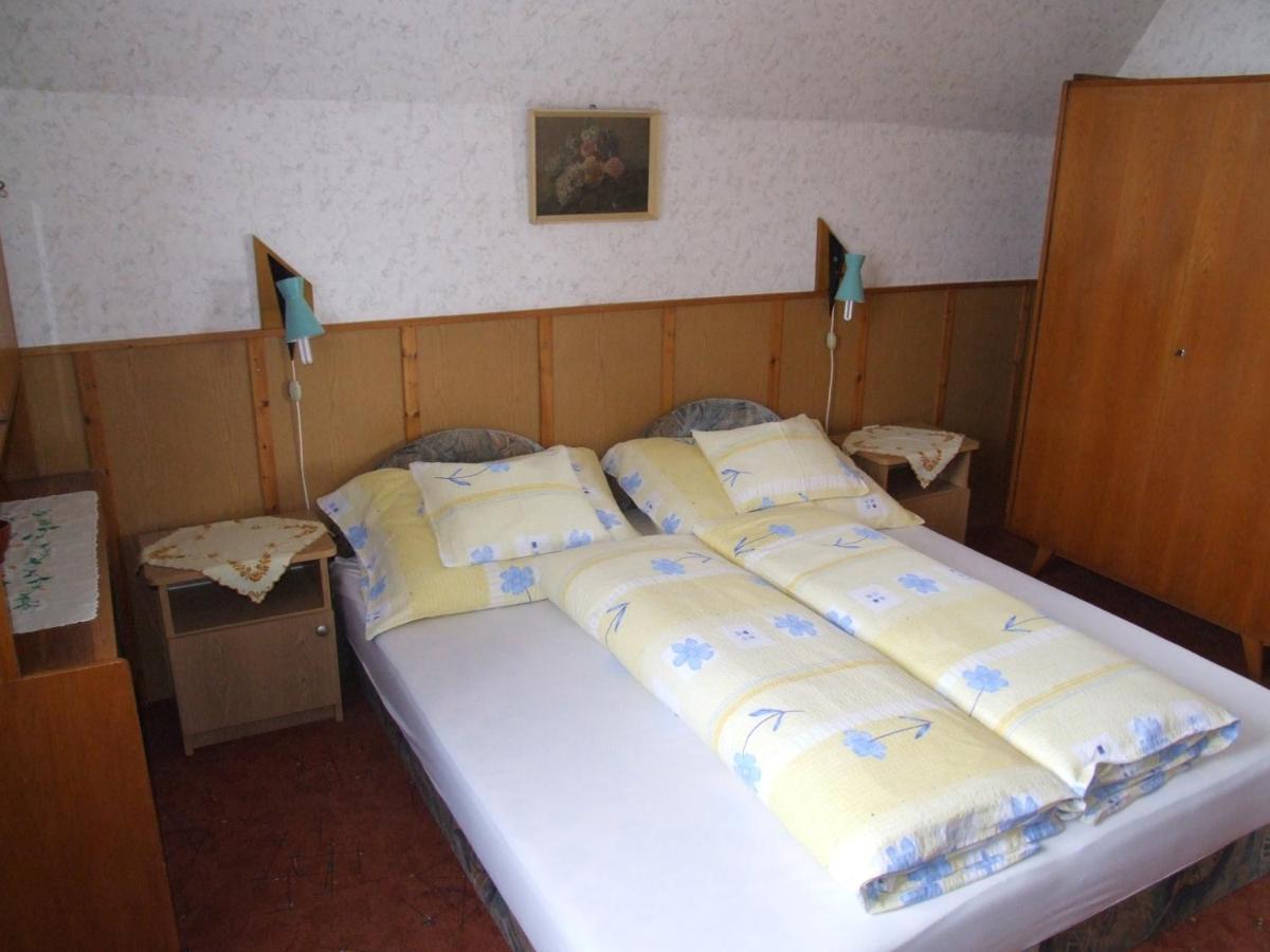 Hotel Revesz Vendeghaz Harkány Pokoj fotografie
