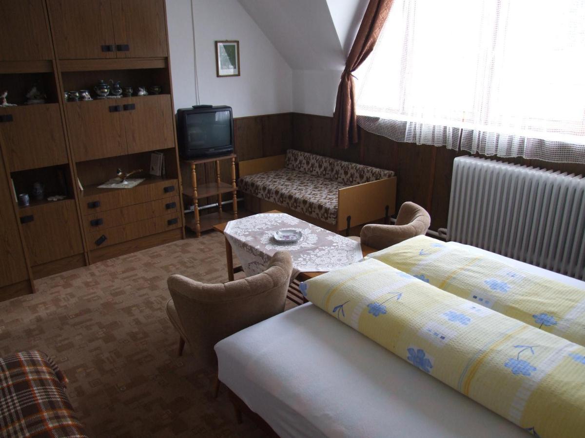 Hotel Revesz Vendeghaz Harkány Pokoj fotografie