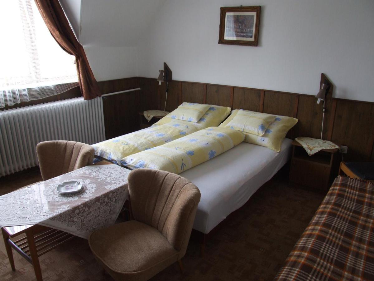 Hotel Revesz Vendeghaz Harkány Pokoj fotografie