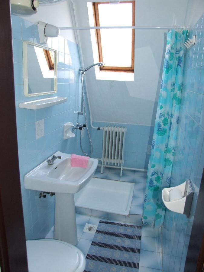 Hotel Revesz Vendeghaz Harkány Pokoj fotografie