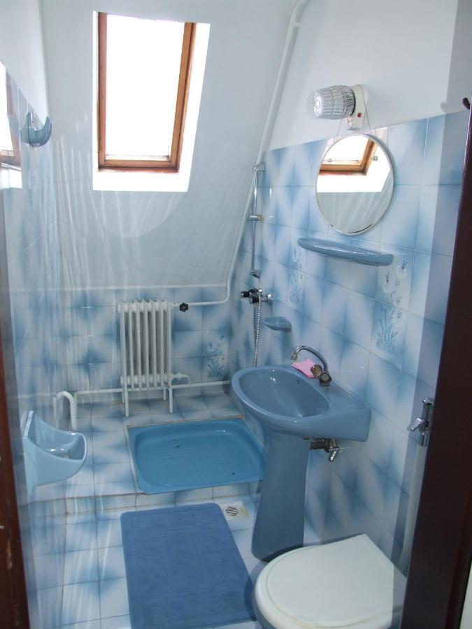 Hotel Revesz Vendeghaz Harkány Pokoj fotografie